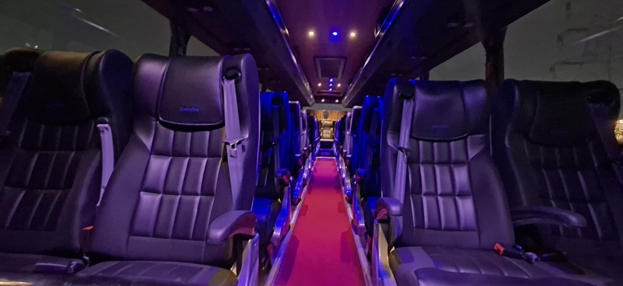 45-seater-bus-hire-in-Bangalore