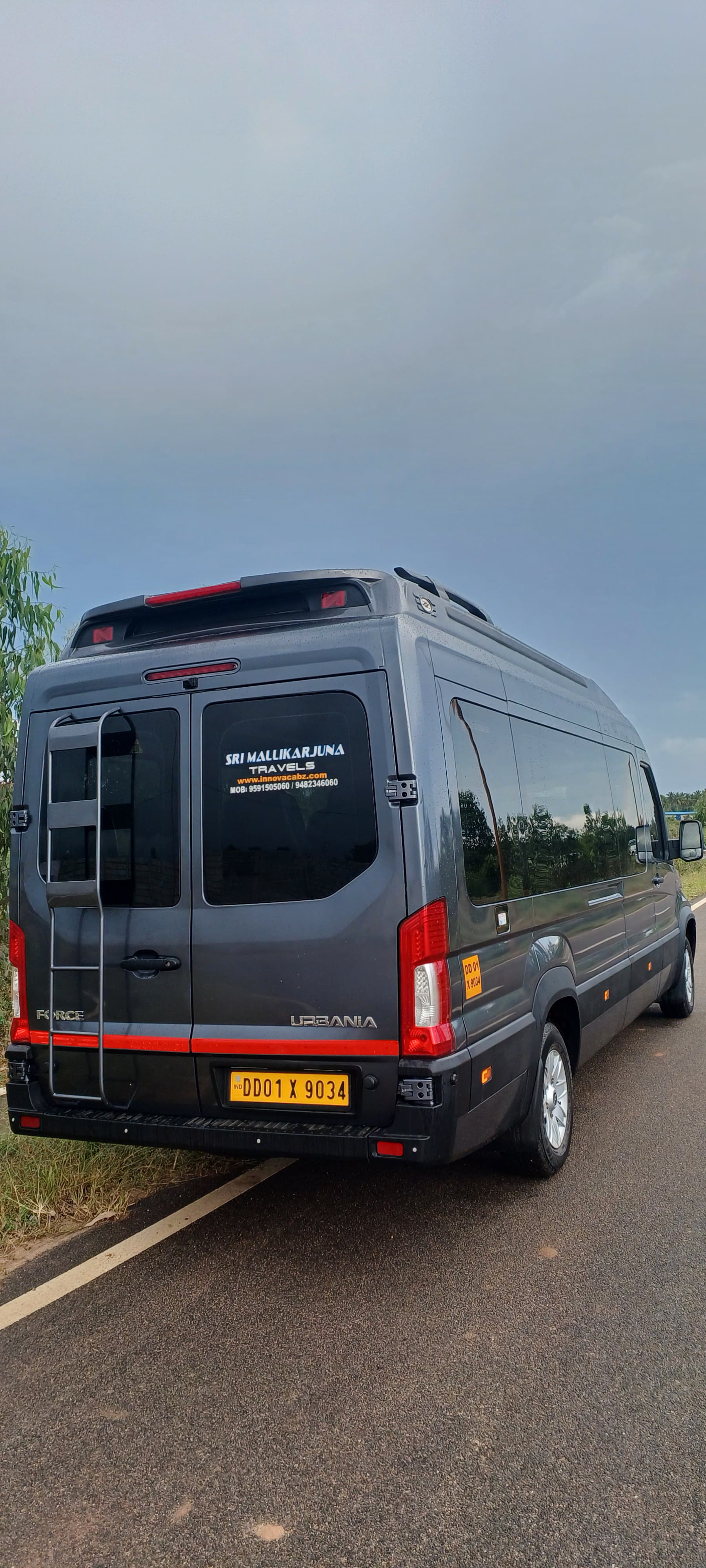 Maharaja Seats in Luxury 16 seater Urbania